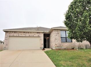 7040 Lindentree Ln, Fort Worth, TX 76137