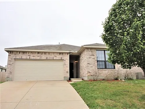 7040 Lindentree Ln Photo 1