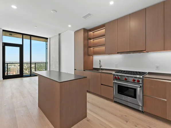 610 Davis St #5206, Austin, TX 78701