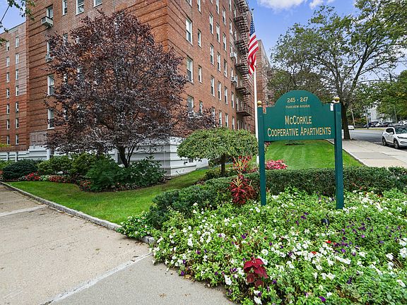 2nd image of 245 Parkview Ave APT 2C