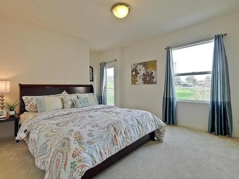 699 Alexandra Ct — Photo 15