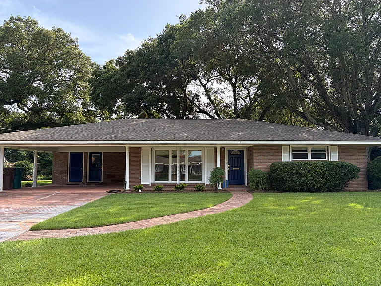 116 W Azalea Dr — Photo 1
