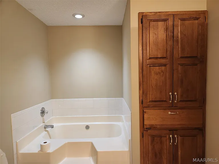 345 Spring Hollow Dr — Photo 18