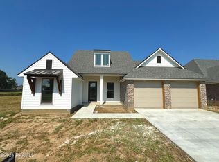 718 Whispering Meadows Dr, Broussard, LA 70518