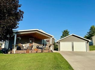 602 E Newburg Ave, Mabel, MN 55954
