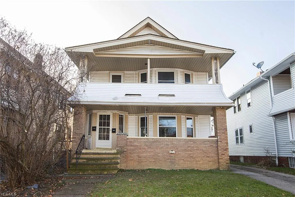 2022 Lewis Dr photo 1