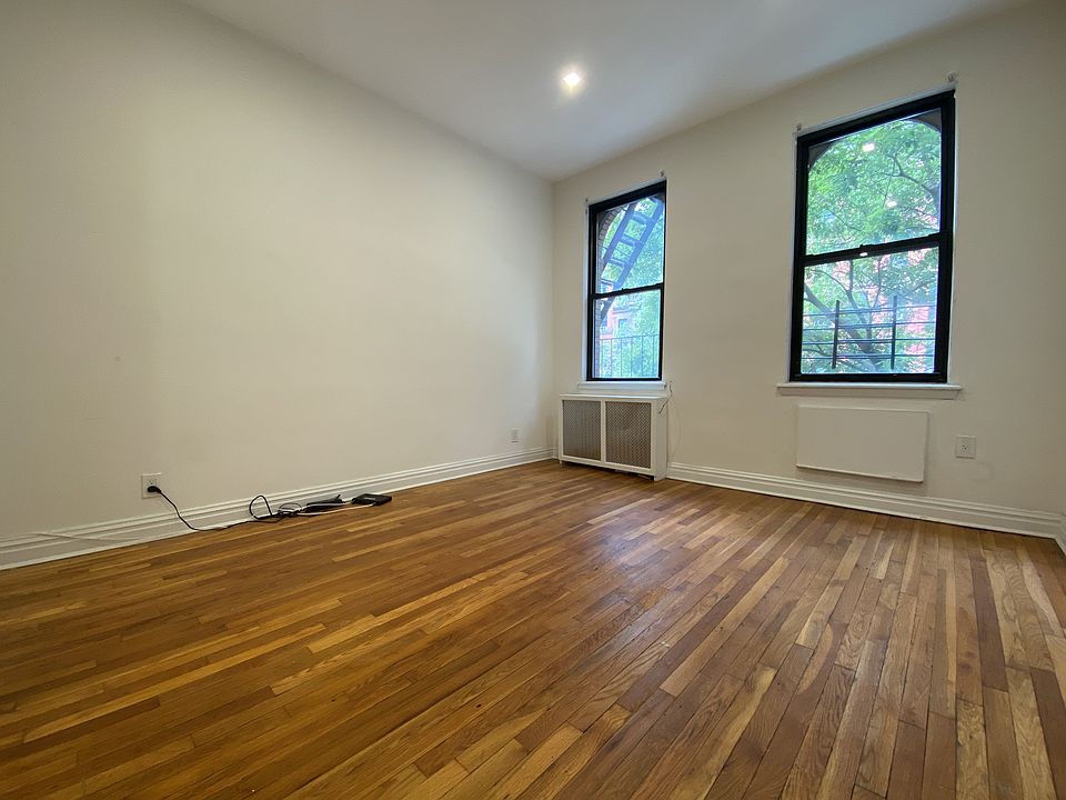 2nd image of 1728 2nd Ave APT 1A