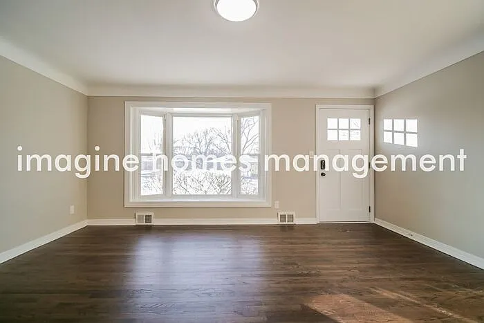 3 bed, 1.0 bath, 1513 sqft, $2,099 — Photo 4