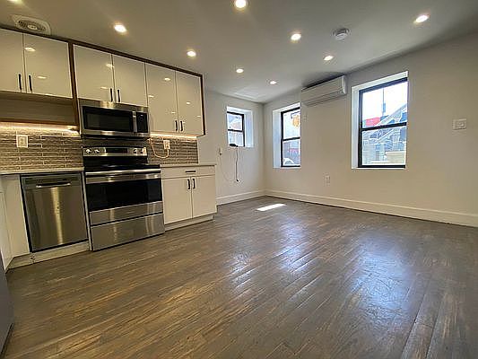 3rd image of 593 Marcy Ave APT 2