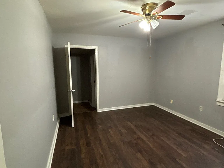 505 N College St — Photo 14