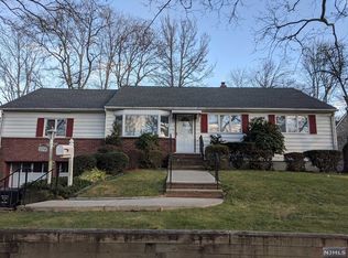 294 Buttonwood Dr, Paramus, NJ 07652