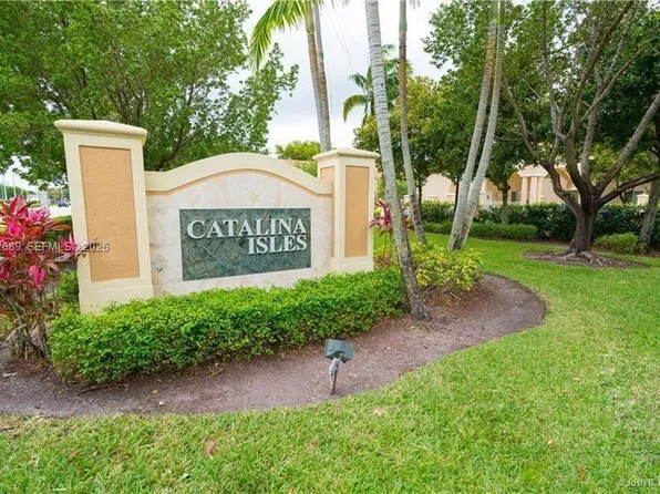 5741 Isles Cir, Tamarac, FL 33321