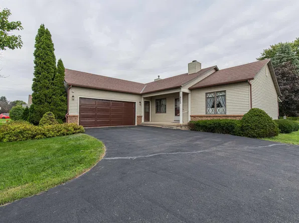 805 S Park Ave, Mendota, IL 61342