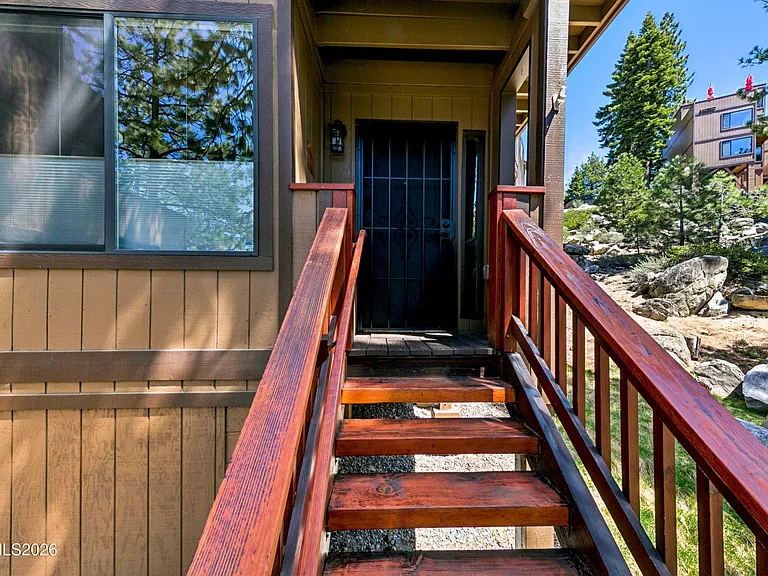 215 Clubhouse Cir — Photo 6