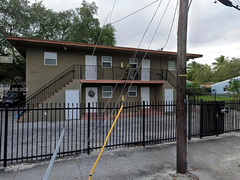 5900 NW 1st Ave #2 — Photo 8
