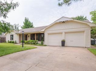 1608 Glenbrook Ter, Nichols Hills, OK 73116