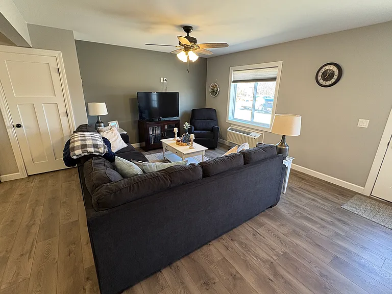 West End Arboretum Condos — Photo 7
