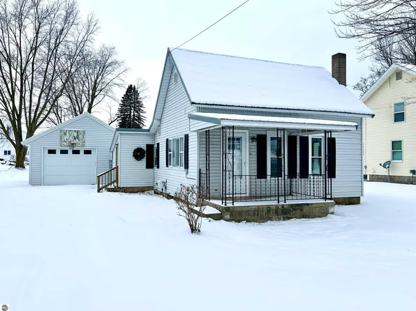 110 S Pine St, Mc Bain, MI 49657