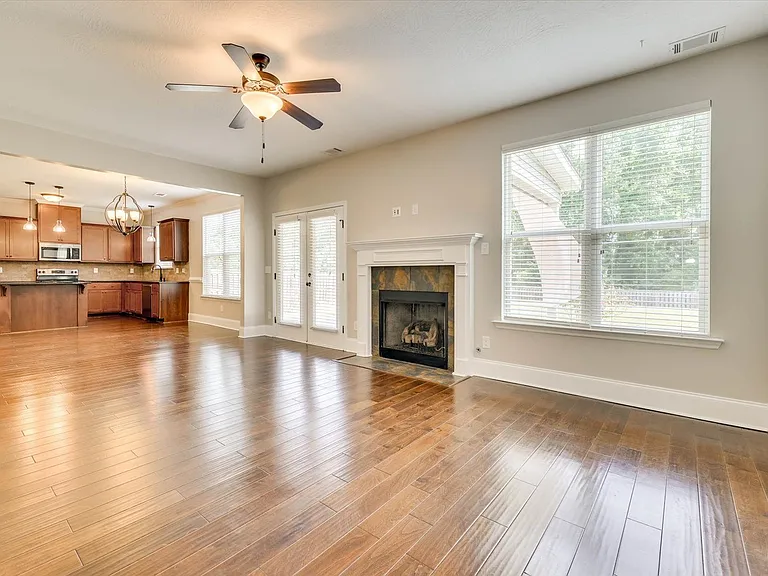 127 Radcliff Dr — Photo 10