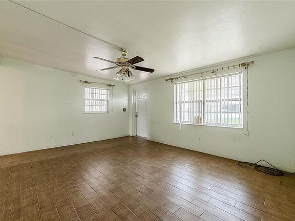 3rd image of 2608 TRINITY CIRCLE NW