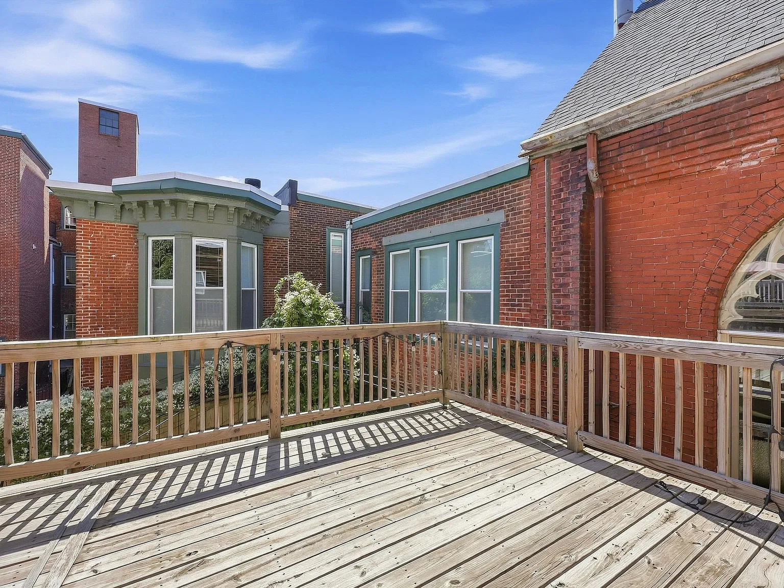 2 bed, $2,564 — Photo 4
