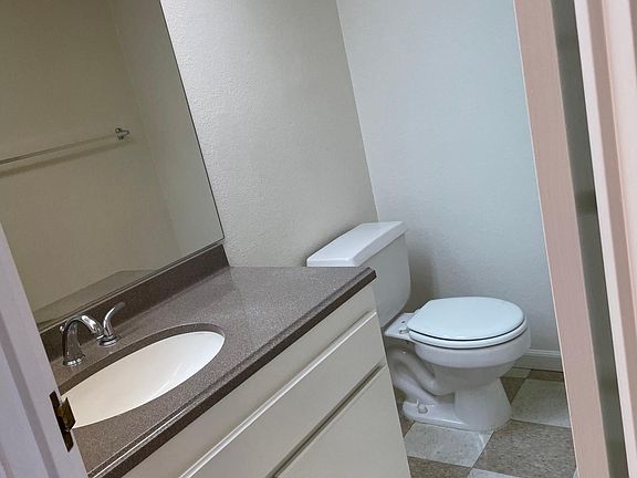 1/2 bath downstairs