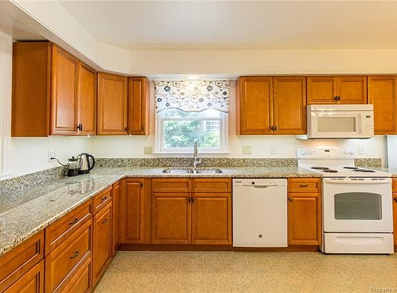 5th image of 6 Heatherfield Ct
