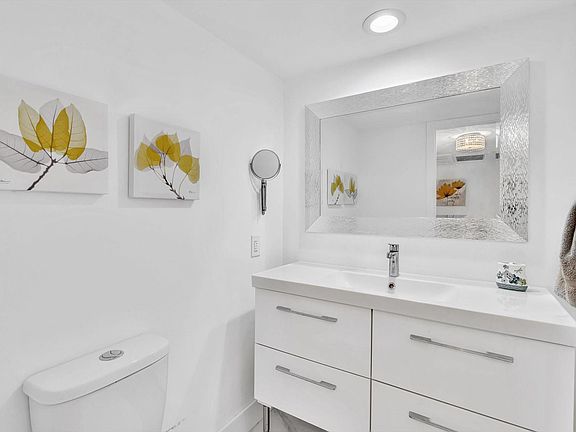 5th image of 3000 N Palm Aire Drive #604
