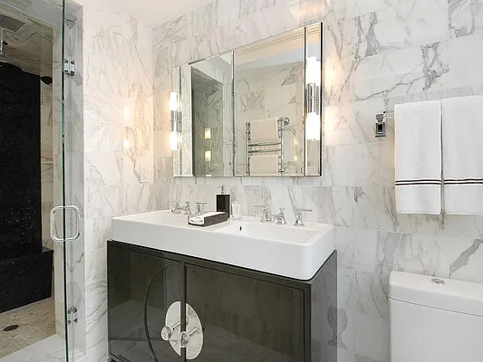 Sold by Sotheby's International Realty | media 17