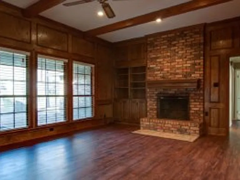 3008 Crestridge Dr — Photo 4