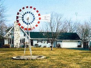 83 N 43rd Rd, Mendota, IL 61342