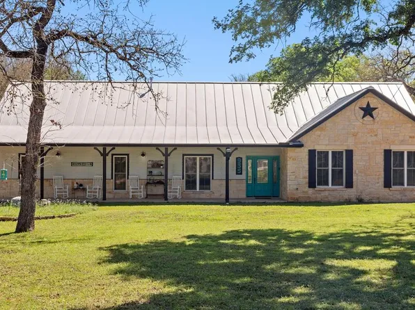 935 Woodland Dr, Fredericksburg, TX 78624