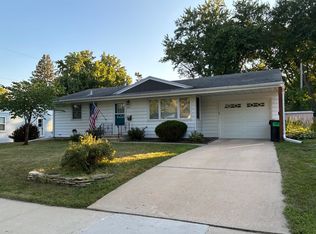 325 36th Ave NW, Rochester, MN 55901