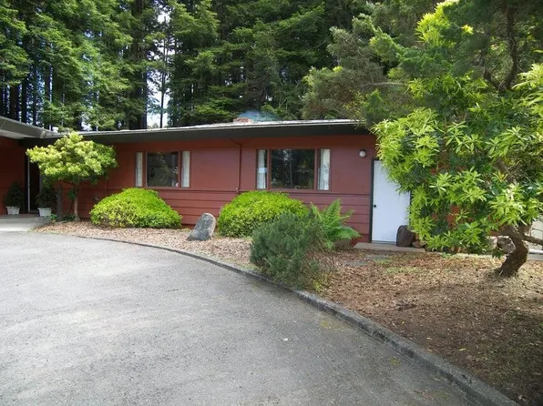 2898 Moore Ave, Eureka, CA 95501