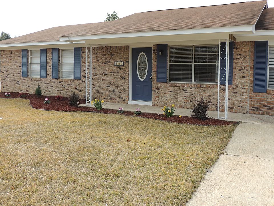 1st image of 1000 Patricia Dr