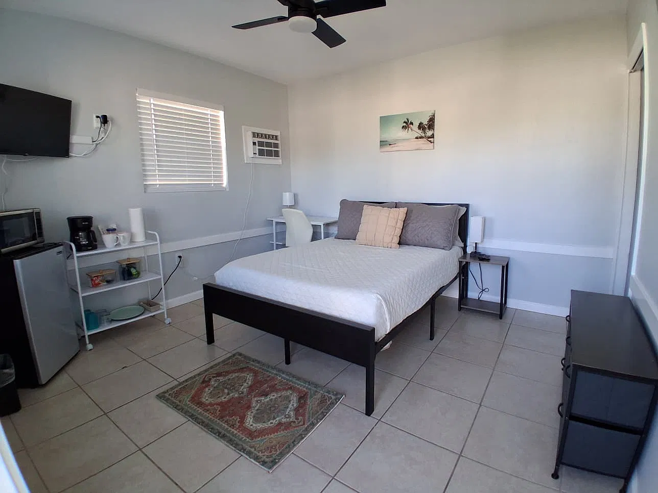 1 bed, 350 sqft, $1,300 — Photo 1