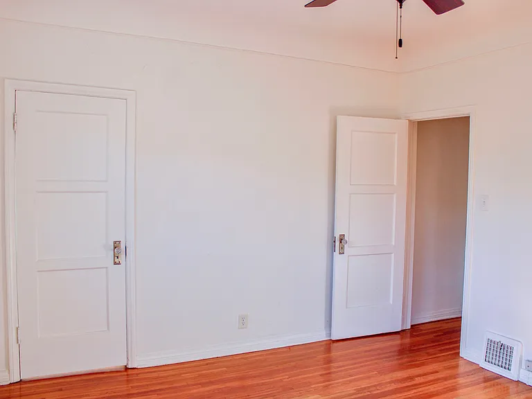 361 N Sierra Bonita Ave #A — Photo 22