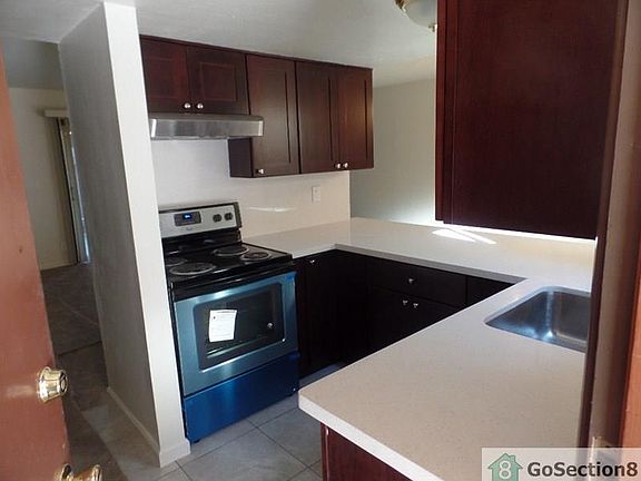 5th image of 210 Red Oak Dr W APT B