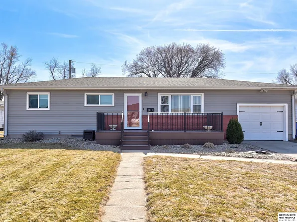 1513 Fairacres Dr, Fremont, NE 68025