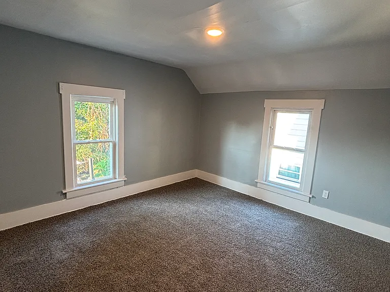 621 Creedmore Ave — Photo 12