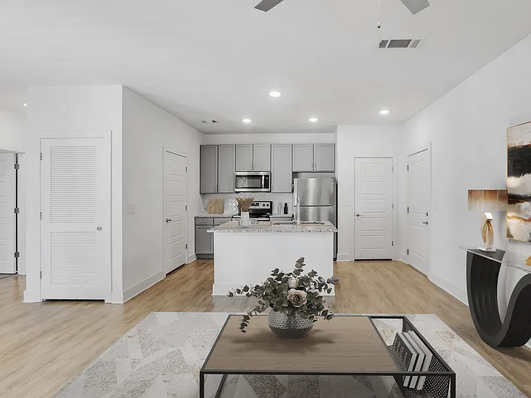 The Darby Apartments — Photo 35