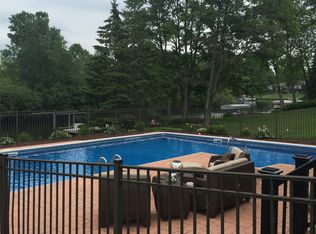 1314 Heights Rd, Lake Orion, MI 48362