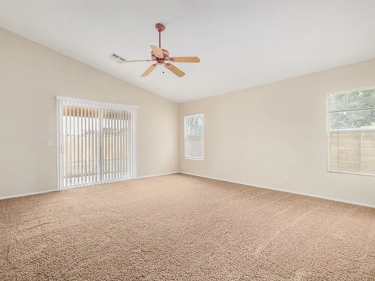 10595 N 115th Dr — Photo 4