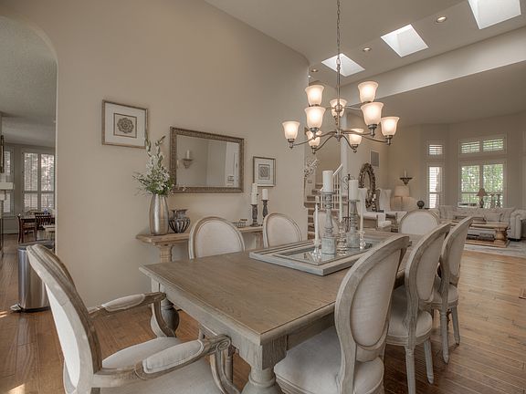 5th image of 6536 Glen Oak NE