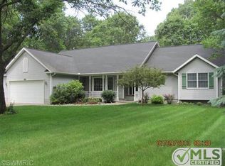 4420 Creekside Dr, Whitehall, MI 49461