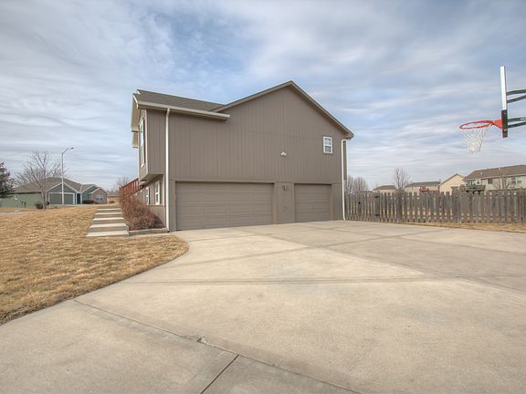 3rd image of 4300 NE 102nd St