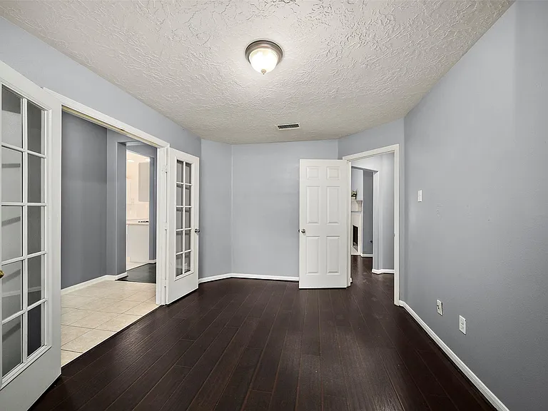 10 S Willow Point Cir — Photo 3