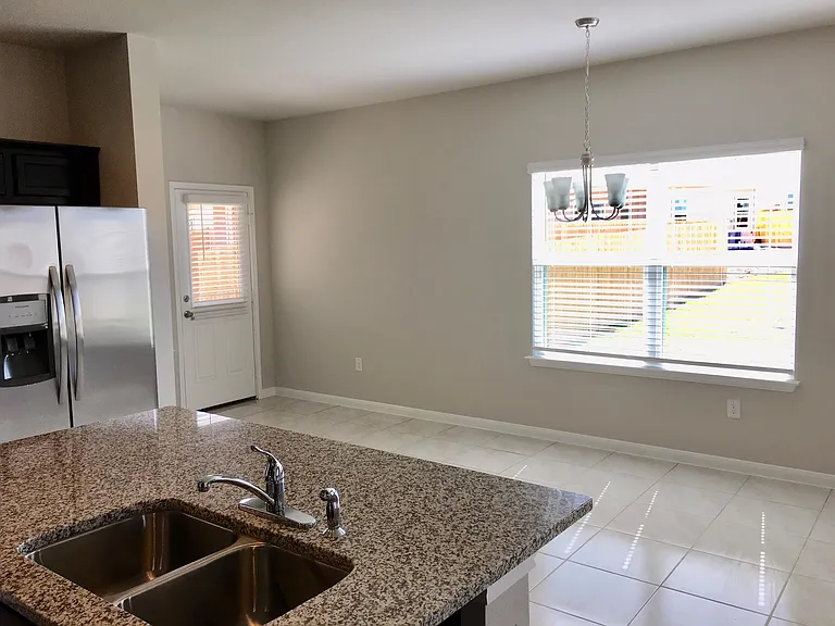 7008 Loretta White Ln — Photo 3