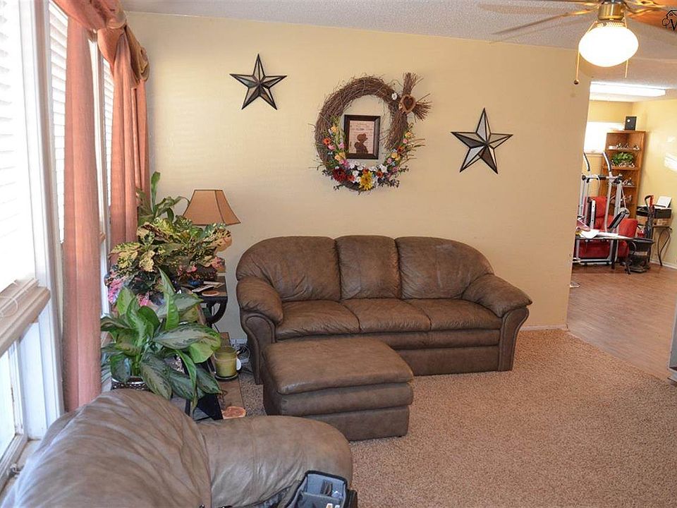 1st image of 4033 Gossett Dr