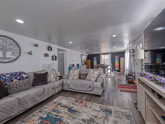 5th image of 951 Stotler Rd